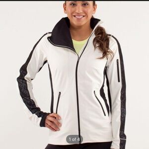lululemon athletica Run Draft Dodger Jacket Polar Cream